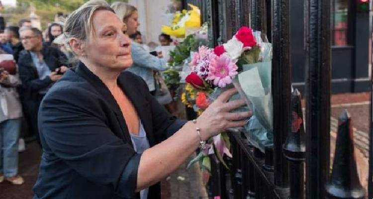 &Eta; &Beta;&rho;&epsilon;&tau;&alpha;&nu;ί&alpha; &alpha;&pi;&omicron;&chi;&alpha;&iota;&rho;&epsilon;&tau;ά &tau;&eta;&nu; &beta;&alpha;&sigma;ί&lambda;&iota;&sigma;&sigma;&alpha; &Epsilon;&lambda;&iota;&sigma;ά&beta;&epsilon;&tau; B&rsquo;