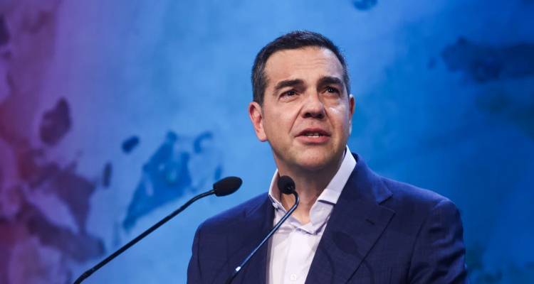 Ο Τσίπρας ετοιμάζει την επιστροφή του -Θα δημοσιεύσει μανιφέστο για μια «νέα εθνική στρατηγική»