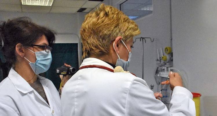 &Sigma;&epsilon; &pi;ί&epsilon;&sigma;&eta; &tau;&omicron; &Epsilon;&Sigma;&Upsilon;: &Beta;&gamma;&alpha;ί&nu;&omicron;&upsilon;&nu; &epsilon;&kappa;&tau;ό&sigmaf; &laquo;&mu;ά&chi;&eta;&sigmaf;&raquo; &omicron;&iota; &alpha;&nu;&epsilon;&mu;&beta;&omicron;&lambda;ί&alpha;&sigma;&tau;&omicron;&iota; - &Tau;&omicron; &sigma;&chi;έ&delta;&iota;&omicron; &tau;&omicron;&upsilon; &upsilon;&pi;&omicron;&upsilon;&rho;&gamma;&epsilon;ί&omicron;&upsilon; &Upsilon;&gamma;&epsilon;ί&alpha;&sigmaf;