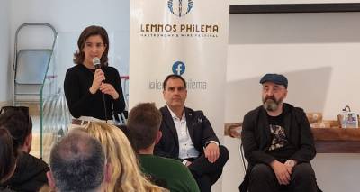 &Mu;&epsilon; &epsilon;&pi;&iota;&tau;&upsilon;&chi;ί&alpha; &eta; &eta;&mu;&epsilon;&rho;ί&delta;&alpha; &tau;&omicron;&upsilon; &laquo;Limnos Philema&raquo; &mu;&epsilon; &theta;έ&mu;&alpha; &laquo;&Tau;&omicron;&pi;&iota;&kappa;ά &pi;&rho;&omicron;ϊό&nu;&tau;&alpha; &kappa;&alpha;&iota; &kappa;&rho;&alpha;&sigma;ί, &eta; &alpha;&xi;&iota;&omicron;&pi;&omicron;ί&eta;&sigma;&eta; &kappa;&alpha;&iota; &eta; &sigma;&eta;&mu;&alpha;&sigma;ί&alpha; &tau;&omicron;&upsilon;&sigmaf;&raquo; (photos)