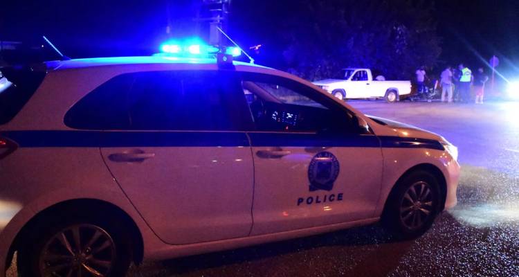 &Tau;&rho;ό&mu;&omicron;&sigmaf; &gamma;&iota;&alpha; &zeta;&epsilon;&upsilon;&gamma;ά&rho;&iota; &sigma;&tau;&eta; &Nu;έ&alpha; &Iota;&omega;&nu;ί&alpha; &pi;&omicron;&upsilon; &epsilon;ί&delta;&alpha;&nu; &mu;&pi;&rho;&omicron;&sigma;&tau;ά &tau;&omicron;&upsilon;&sigmaf; &sigma;&tau;&omicron; &sigma;&alpha;&lambda;ό&nu;&iota; &tau;&omicron;&upsilon;&sigmaf; &lambda;&eta;&sigma;&tau;έ&sigmaf; &mu;&epsilon; &tau;&omicron; &kappa;&alpha;&tau;&sigma;&alpha;&beta;ί&delta;&iota; &kappa;&alpha;&iota; &tau;&omicron; &sigma;&phi;&upsilon;&rho;ί