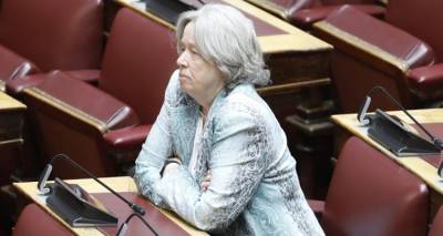 &Lambda;&iota;&nu;&omicron;ύ &sigma;&epsilon; &Kappa;&alpha;&sigma;&sigma;&epsilon;&lambda;ά&kappa;&eta;: &laquo;&Delta;&epsilon;&nu; &theta;&alpha; &pi;&alpha;&rho;&alpha;&delta;ώ&sigma;&omega; &tau;&eta;&nu; έ&delta;&rho;&alpha;, &sigma;&upsilon;&mu;&pi;&epsilon;&rho;&iota;&phi;έ&rho;&epsilon;&sigma;&tau;&epsilon; &sigma;&alpha;&nu; &alpha;&upsilon;&tau;ό&kappa;&lambda;&eta;&tau;&omicron;&sigmaf; &delta;&iota;&kappa;&alpha;&sigma;&tau;ή&sigmaf;&raquo; -&Tau;&iota; &alpha;&pi;&alpha;&nu;&tau;ά &omicron; &Sigma;&Upsilon;&Rho;&Iota;&Zeta;&Alpha;