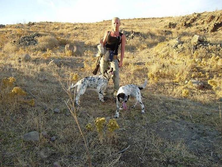 &Gamma;&upsilon;&nu;&alpha;ί&kappa;&epsilon;&sigmaf; &kappa;&upsilon;&nu;&eta;&gamma;&omicron;ί &sigma;&tau;&eta; &Lambda;ή&mu;&nu;&omicron;