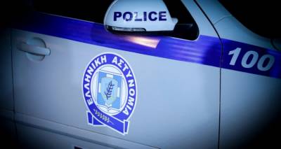 &Alpha;&delta;&iota;&alpha;&nu;ό&eta;&tau;&omicron; &pi;&epsilon;&rho;&iota;&sigma;&tau;&alpha;&tau;&iota;&kappa;ό bullying &mu;&epsilon; &theta;ύ&mu;&alpha; 14&chi;&rho;&omicron;&nu;&omicron;: &Alpha;&pi;&epsilon;ί&lambda;&eta;&sigma;&alpha;&nu; &kappa;&alpha;&iota; &tau;&omicron;&nu; &pi;&alpha;&tau;έ&rho;&alpha; &tau;&omicron;&upsilon; &sigma;&tau;&iota;&sigmaf; 3 &tau;&eta; &nu;ύ&chi;&tau;&alpha; &mu;&epsilon; &phi;&omega;&tau;ό &tau;&omicron;&upsilon; &gamma;&iota;&omicron;&upsilon; &tau;&omicron;&upsilon;