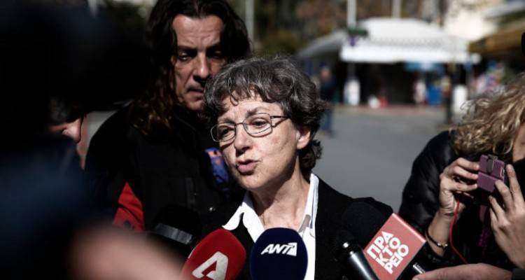 &Kappa;&omicron;&upsilon;&phi;&omicron;&nu;&tau;ί&nu;&alpha;&sigmaf;: &Eta; &sigma;&upsilon;&nu;ή&gamma;&omicron;&rho;ό&sigmaf; &tau;&omicron;&upsilon;, &Iota;&omega;ά&nu;&nu;&alpha; &Kappa;&omicron;ύ&rho;&tau;&omicron;&beta;&iota;&kappa;, έ&kappa;&alpha;&nu;&epsilon; &pi;&rho;&omicron;&sigma;&phi;&upsilon;&gamma;ή &sigma;&epsilon; &alpha;&nu;&alpha;&rho;&mu;ό&delta;&iota;&omicron; &upsilon;&pi;&omicron;&upsilon;&rho;&gamma;ό