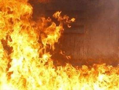 Εισέβαλαν στο υπ. Πολιτισμού και έκαψαν όχημα