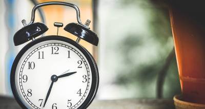 Αλλαγή ώρας | Ξημερώματα Κυριακής πάμε μία ώρα μπροστά