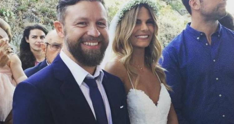 Φωτογραφίες: Ο Γιάννης Βαρδής παντρεύτηκε τη Νατάσα Σκαφίδα στη Λήμνο