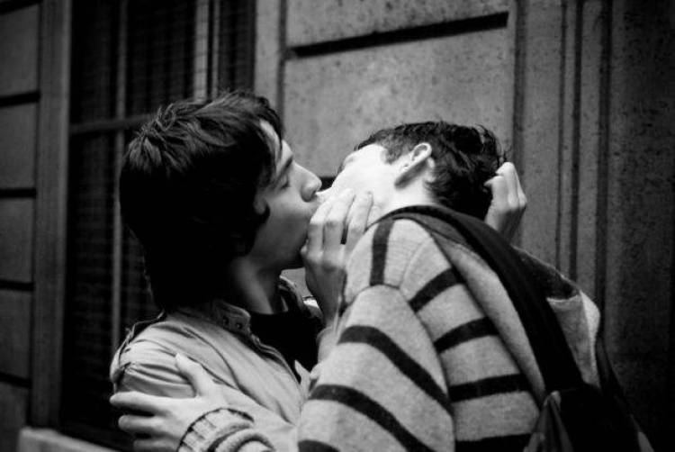 Ό&tau;&alpha;&nu; &phi;&iota;&lambda;ά&omega; &tau;&omicron;&nu; ά&nu;&tau;&rho;&alpha; &mu;&omicron;&upsilon;