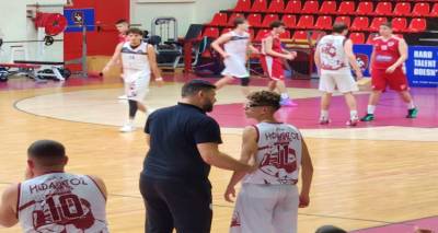 &Delta;&iota;&pi;&lambda;ή &alpha;&gamma;&omega;&nu;&iota;&sigma;&tau;&iota;&kappa;ή &delta;&rho;ά&sigma;&eta; &gamma;&iota;&alpha; &tau;&omicron;&nu; &Alpha;.&Omicron;. Ή&phi;&alpha;&iota;&sigma;&tau;&omicron;&sigmaf; &Lambda;ή&mu;&nu;&omicron;&upsilon; &tau;&omicron; &Sigma;ά&beta;&beta;&alpha;&tau;&omicron; &sigma;&tau;&omicron; &laquo;&Nu;ί&kappa;&omicron;&sigmaf; &Sigma;&alpha;&mu;&alpha;&rho;ά&sigmaf;&raquo;