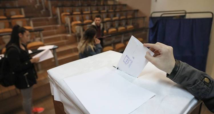 Έ&nu;&tau;&alpha;&sigma;&eta; &sigma;&tau;&eta; &Lambda;έ&sigma;&beta;&omicron; &epsilon;&nu;ό&psi;&epsilon;&iota; &phi;&omicron;&iota;&tau;&eta;&tau;&iota;&kappa;ώ&nu; &epsilon;&kappa;&lambda;&omicron;&gamma;ώ&nu; | &Kappa;&alpha;&tau;&alpha;&gamma;&gamma;&epsilon;&lambda;ί&epsilon;&sigmaf; &tau;&eta;&sigmaf; &Delta;&Alpha;&Pi;-&Nu;&Delta;&Phi;&Kappa; &kappa;&alpha;&tau;ά &tau;&eta;&sigmaf; &Pi;&Kappa;&Sigma;