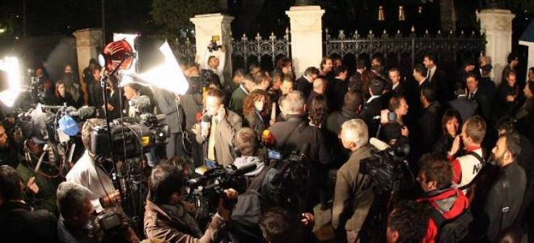 Ποτέ δεν ξανάρθαν τόσοι δημοσιογράφοι στη χώρα μας: 393 διεθνή ΜΜΕ, 455 συντάκτες και 7.000 ρεπορτάζ