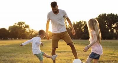 &Delta;ή&mu;&omicron;&sigmaf; &Lambda;ή&mu;&nu;&omicron;&upsilon;: &Alpha;&theta;&lambda;&eta;&tau;&iota;&kappa;έ&sigmaf; &delta;&rho;ά&sigma;&epsilon;&iota;&sigmaf; &tau;&eta;&nu; &eta;&mu;έ&rho;&alpha; &tau;&omicron;&upsilon; &Pi;&alpha;&tau;έ&rho;&alpha; | &Zeta;&eta;&tau;&omicron;ύ&nu;&tau;&alpha;&iota; &epsilon;&theta;&epsilon;&lambda;&omicron;&nu;&tau;έ&sigmaf;