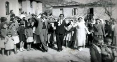 &Tau;&omicron; &Lambda;&iota;&beta;&alpha;&delta;&omicron;&chi;ώ&rho;&iota; &tau;&iota;&mu;ά &tau;&omicron; &Lambda;&alpha;&omicron;&gamma;&rho;ά&phi;&omicron; &Sigma;&pi;ύ&rho;&omicron; &Mu;&omicron;&upsilon;&sigma;&tau;ά&kappa;&alpha; &kappa;&alpha;&iota; &pi;&alpha;&nu;&tau;&rho;&epsilon;ύ&epsilon;&iota; &laquo;&tau;&eta;&nu; &Alpha;&rho;&gamma;&upsilon;&rho;&omicron;ύ&delta;&alpha; &mu;&epsilon; &tau;&omicron;&nu; &Alpha;&gamma;&omicron;&rho;&alpha;&sigma;&tau;ό&raquo;
