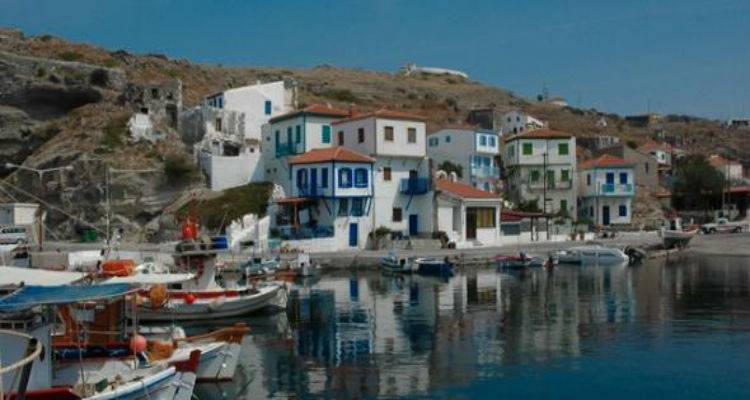 &Sigma;&tau;&omicron;&nu; Ά&gamma;&iota;&omicron; &Epsilon;&upsilon;&sigma;&tau;&rho;ά&tau;&iota;&omicron; &tau;&omicron; &pi;&rho;ό&gamma;&rho;&alpha;&mu;&mu;&alpha; &delta;&eta;&mu;&omicron;&sigma;&iota;ώ&nu; &tau;&omicron;&iota;&chi;&omicron;&gamma;&rho;&alpha;&phi;&iota;ώ&nu; &laquo;&Chi;&rho;ώ&mu;&alpha;&tau;&alpha; &sigma;&tau;&alpha; &Epsilon;&lambda;&lambda;&eta;&nu;&iota;&kappa;ά &nu;&eta;&sigma;&iota;ά&raquo;