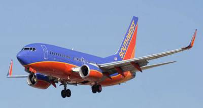 &Tau;&rho;ό&mu;&omicron;&sigmaf; &sigma;&tau;&omicron;&nu; &alpha;έ&rho;&alpha;: &Alpha;&nu;&alpha;&gamma;&kappa;&alpha;&sigma;&tau;&iota;&kappa;ή &pi;&rho;&omicron;&sigma;&gamma;&epsilon;ί&omega;&sigma;&eta; &alpha;&epsilon;&rho;&omicron;&pi;&lambda;ά&nu;&omicron;&upsilon; &mu;&epsilon;&tau;ά &alpha;&pi;ό έ&kappa;&rho;&eta;&xi;&eta; &sigma;&tau;&omicron;&nu; &kappa;&iota;&nu;&eta;&tau;ή&rho;&alpha; (photos)