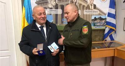 &Beta;&rho;&alpha;&beta;&epsilon;ί&omicron; &gamma;&epsilon;&nu;&nu;&alpha;&iota;&omicron;&delta;&omega;&rho;ί&alpha;&sigmaf; &alpha;&pi;&omicron;&nu;&epsilon;&mu;ή&theta;&eta;&kappa;&epsilon; &sigma;&tau;&omicron;&nu; &Pi;&alpha;&nu;&tau;&epsilon;&lambda;ή &Mu;&pi;&omicron;ύ&mu;&pi;&omicron;&upsilon;&rho;&alpha;.