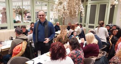 &Iota;&sigma;&chi;&upsilon;&rho;ή &Lambda;ή&mu;&nu;&omicron;&sigmaf;: &Pi;&omicron;&lambda;&iota;&tau;&iota;&kappa;ή &Gamma;&rho;&alpha;&mu;&mu;&alpha;&tau;&epsilon;ί&alpha; &kappa;&alpha;&iota; &Omicron;&mu;ά&delta;&epsilon;&sigmaf; &epsilon;&rho;&gamma;&alpha;&sigma;ί&alpha;&sigmaf; &gamma;&iota;&alpha; &tau;&eta;&nu; &pi;&alpha;&rho;&alpha;&kappa;&omicron;&lambda;&omicron;ύ&theta;&eta;&sigma;&eta; &tau;&omicron;&upsilon; έ&rho;&gamma;&omicron;&upsilon; &tau;&eta;&sigmaf; &Delta;&eta;&mu;&omicron;&tau;&iota;&kappa;ή&sigmaf; &Alpha;&rho;&chi;ή&sigmaf;