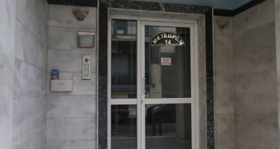 &Theta;&lambda;ί&psi;&eta; &gamma;&iota;&alpha; &tau;&eta;&nu; 42&chi;&rho;&omicron;&nu;&eta; &Kappa;&alpha;&tau;&epsilon;&rho;ί&nu;&alpha; &pi;&omicron;&upsilon; έ&pi;&nu;&iota;&xi;&epsilon; &omicron; &pi;&alpha;&tau;έ&rho;&alpha;&sigmaf; &tau;&eta;&sigmaf; &epsilon;&pi;&epsilon;&iota;&delta;ή ή&tau;&alpha;&nu; ά&rho;&rho;&omega;&sigma;&tau;&eta; | &Sigma;&upsilon;&gamma;&kappa;&lambda;&omicron;&nu;ί&zeta;&omicron;&upsilon;&nu; &omicron;&iota; &mu;&alpha;&rho;&tau;&upsilon;&rho;ί&epsilon;&sigmaf; &gamma;&epsilon;&iota;&tau;ό&nu;&omega;&nu;