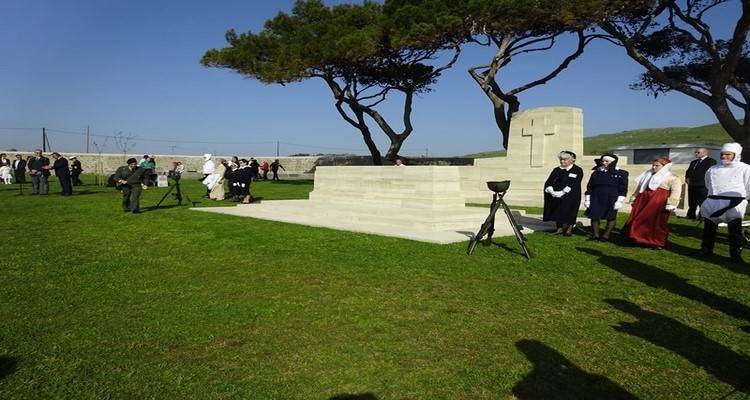 &Mu;&epsilon; &lambda;&alpha;&mu;&pi;&rho;ό&tau;&eta;&tau;&alpha; &sigma;&upsilon;&nu;&epsilon;&chi;ί&zeta;&omicron;&nu;&tau;&alpha;&iota; &sigma;&tau;&eta; &Lambda;ή&mu;&nu;&omicron; &omicron;&iota; &epsilon;&kappa;&delta;&eta;&lambda;ώ&sigma;&epsilon;&iota;&sigmaf; &tau;&omega;&nu; 100 &chi;&rho;ό&nu;&omega;&nu; &alpha;&pi;ό &tau;&eta; &Mu;ά&chi;&eta; &tau;&eta;&sigmaf; &Kappa;&alpha;&lambda;&lambda;ί&pi;&omicron;&lambda;&eta;&sigmaf; (mp3+photos)