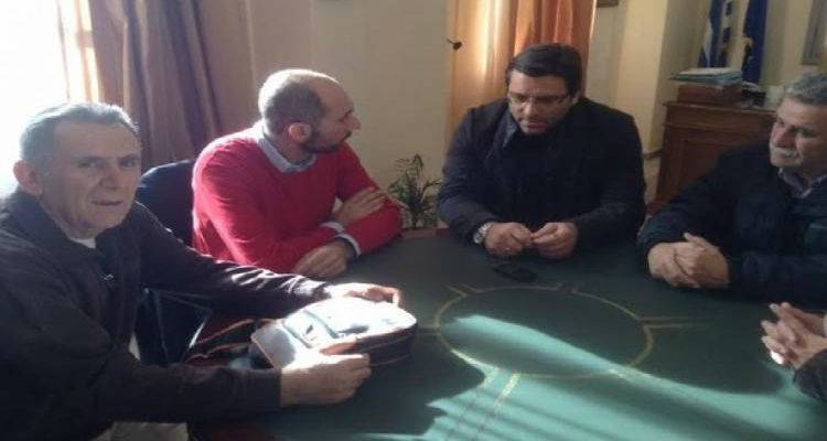 &Gamma;&iota;ώ&rho;&gamma;&omicron;&sigmaf; &Pi;ά&lambda;&lambda;&eta;&sigmaf; &alpha;&pi;ό &tau;&eta; &Lambda;ή&mu;&nu;&omicron;: "&Eta; &chi;&rho;&omicron;&nu;&iota;ά &pi;&omicron;&upsilon; &pi;έ&rho;&alpha;&sigma;&epsilon; &mu;&alpha;&sigmaf; &gamma;έ&mu;&iota;&sigma;&epsilon; &epsilon;&lambda;&pi;ί&delta;&epsilon;&sigmaf;, &pi;&omicron;&upsilon; &epsilon;ί&nu;&alpha;&iota; &alpha;&kappa;ό&mu;&alpha; &zeta;&omega;&nu;&tau;&alpha;&nu;έ&sigmaf;"  (photos)