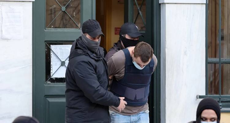 &Kappa;&rho;&epsilon;&mu;ά&sigma;&tau;&eta;&kappa;&epsilon; &mu;&epsilon; &sigma;&epsilon;&nu;&tau;ό&nu;&iota; &sigma;&tau;&omicron; &kappa;&epsilon;&lambda;ί &tau;&omicron;&upsilon; &sigma;&tau;&eta; &phi;&upsilon;&lambda;&alpha;&kappa;ή &omicron; &delta;&omicron;&lambda;&omicron;&phi;ό&nu;&omicron;&sigmaf; &tau;&omicron;&upsilon; 7&chi;&rho;&omicron;&nu;&omicron;&upsilon; &Alpha;&nu;&delta;&rho;έ&alpha; &sigma;&tau;&eta;&nu; &Kappa;&upsilon;&psi;έ&lambda;&eta;