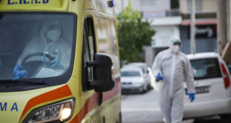 &Kappa;&omicron;&rho;&omega;&nu;&omicron;ϊό&sigmaf;: 6 &nu;έ&alpha; &kappa;&rho;&omicron;ύ&sigma;&mu;&alpha;&tau;&alpha; &sigma;&tau;&eta;&nu; &Epsilon;&lambda;&lambda;ά&delta;&alpha;, &kappa;&alpha;&nu;έ&nu;&alpha;&sigmaf; &nu;έ&omicron;&sigmaf; &theta;ά&nu;&alpha;&tau;&omicron;&sigmaf;