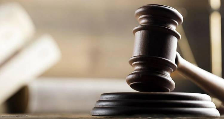 &Mu;&epsilon;&tau;' &epsilon;&mu;&pi;&omicron;&delta;ί&omega;&nu; &eta; &delta;ί&kappa;&eta; &gamma;&iota;&alpha; &tau;&eta; &Sigma;&upsilon;&nu;&epsilon;&tau;&alpha;&iota;&rho;&iota;&sigma;&tau;&iota;&kappa;ή &Tau;&rho;ά&pi;&epsilon;&zeta;&alpha; &Lambda;έ&sigma;&beta;&omicron;&upsilon; &kappa;&alpha;&iota; &Lambda;ή&mu;&nu;&omicron;&upsilon;