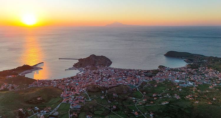 &Phi;&omega;&tau;ό: L&iacute;mnos From Above