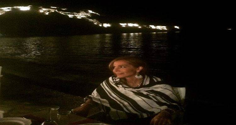 &Sigma;&tau;&eta; &Lambda;ή&mu;&nu;&omicron; &sigma;&upsilon;&nu;&epsilon;&chi;ί&zeta;&epsilon;&iota; &tau;&iota;&sigmaf; &delta;&iota;&alpha;&kappa;&omicron;&pi;έ&sigmaf; &tau;&eta;&sigmaf; &eta; &Delta;έ&sigma;&pi;&omicron;&iota;&nu;&alpha; &Beta;&alpha;&nu;&delta;ή (photos)