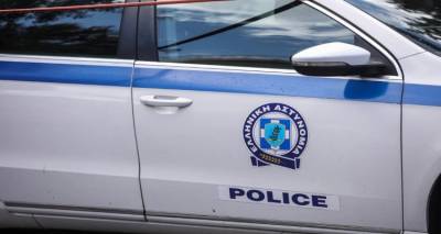 &Beta;ό&lambda;&omicron;&sigmaf;: &Sigma;&kappa;ό&tau;&omega;&sigma;&epsilon; &tau;&omicron;&nu; &alpha;&delta;&epsilon;&lambda;&phi;ό &tau;&eta;&sigmaf; &gamma;&upsilon;&nu;&alpha;ί&kappa;&alpha;&sigmaf; &tau;&omicron;&upsilon; &gamma;&iota;&alpha;&tau;ί &beta;ί&alpha;&zeta;&epsilon; &tau;&eta;&nu; &kappa;ό&rho;&eta; &tau;&omicron;&upsilon;