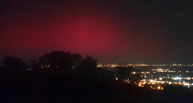 &Epsilon;&nu;&tau;&upsilon;&pi;&omega;&sigma;&iota;&alpha;&kappa;έ&sigmaf; &epsilon;&iota;&kappa;ό&nu;&epsilon;&sigmaf;: &Phi;&alpha;&iota;&nu;ό&mu;&epsilon;&nu;&omicron; &alpha;&lambda;ά &laquo;&Beta;ό&rho;&epsilon;&iota;&omicron; &Sigma;έ&lambda;&alpha;&sigmaf;&raquo; έ&beta;&alpha;&psi;&epsilon; &kappa;ό&kappa;&kappa;&iota;&nu;&omicron; &tau;&omicron;&nu; &omicron;&upsilon;&rho;&alpha;&nu;ό &sigma;&tau;&eta;&nu; &Beta;. &Epsilon;&lambda;&lambda;ά&delta;&alpha;
