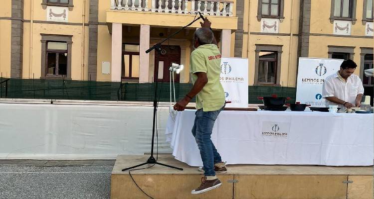 &Pi;&alpha;&nu;&alpha;&gamma;&iota;ώ&tau;&eta;&sigmaf; &Kappa;&upsilon;&rho;&iota;&alpha;&zeta;ή&sigmaf;: &Omicron; &alpha;&phi;&alpha;&nu;ή&sigmaf; ή&rho;&omega;&alpha;&sigmaf; &tau;&omega;&nu; &pi;&omicron;&lambda;&iota;&tau;&iota;&sigma;&tau;&iota;&kappa;ώ&nu; &delta;&rho;ώ&mu;&epsilon;&nu;&omega;&nu; &sigma;&tau;&eta;&nu; &Lambda;ή&mu;&nu;&omicron;