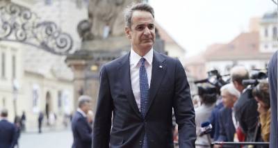 &Omicron;&iota; &tau;&rho;&epsilon;&iota;&sigmaf; &eta;&mu;&epsilon;&rho;&omicron;&mu;&eta;&nu;ί&epsilon;&sigmaf; &pi;&omicron;&upsilon; &sigma;&kappa;έ&phi;&tau;&epsilon;&tau;&alpha;&iota; &omicron; &Mu;&eta;&tau;&sigma;&omicron;&tau;ά&kappa;&eta;&sigmaf; &nu;&alpha; &kappa;ά&nu;&epsilon;&iota; &epsilon;&kappa;&lambda;&omicron;&gamma;έ&sigmaf; | &Omicron;&lambda;&alpha; &tau;&alpha; &sigma;&epsilon;&nu;ά&rho;&iota;&alpha;