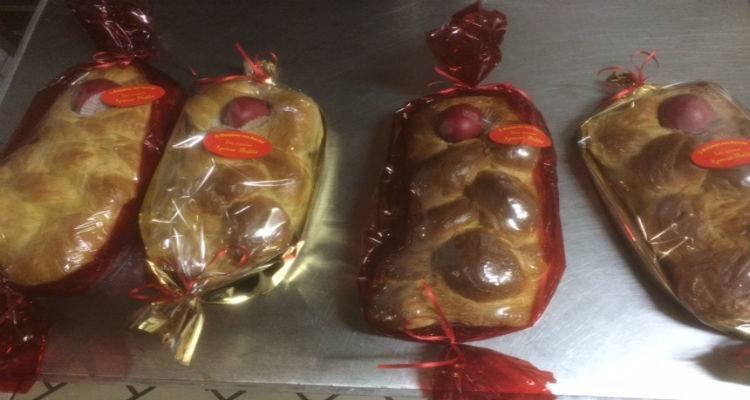 Φέτος το Πάσχα, όχι κάτι σαν τσουρέκι… αλλά τσουρέκι Σαρικλής (photos)