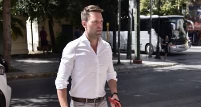 &Sigma;&Upsilon;&Rho;&Iota;&Zeta;&Alpha;: &Gamma;&iota;&alpha;&tau;ί &omicron; &Kappa;&alpha;&sigma;&sigma;&epsilon;&lambda;ά&kappa;&eta;&sigmaf; &delta;&epsilon;&nu; &delta;&iota;έ&gamma;&rho;&alpha;&psi;&epsilon; &tau;&omicron;&nu; &Phi;ί&lambda;&eta; -&Tau;&iota; &sigma;&chi;&epsilon;&delta;&iota;ά&zeta;&omicron;&upsilon;&nu; &omicron;&iota; &laquo;53&raquo; &kappa;&alpha;&iota; &eta; &Alpha;&chi;&tau;&sigma;&iota;ό&gamma;&lambda;&omicron;&upsilon;