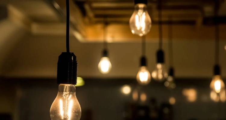 Ρεύμα: Ανοίγει η πλατφόρμα αιτήσεων επιδότησης για τις επιχειρήσεις | Οι τρεις κατηγορίες