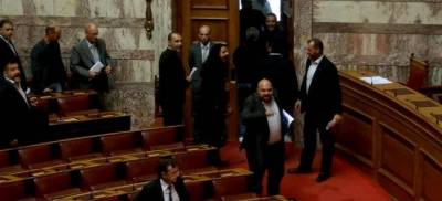 Πως επηρεάζουν οι συλλήψεις βουλευτών της Χρυσής Αυγής την πιθανότητα εκλογών