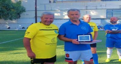 &laquo;&Xi;ύ&pi;&nu;&eta;&sigma;&alpha;&nu;&raquo; &mu;&nu;ή&mu;&epsilon;&sigmaf; &alpha;&pi;ό &tau;&omicron; &pi;&alpha;&rho;&epsilon;&lambda;&theta;ό&nu; &sigma;&tau;&omicron; &gamma;ή&pi;&epsilon;&delta;&omicron; &Mu;ύ&rho;&iota;&nu;&alpha;&sigmaf;