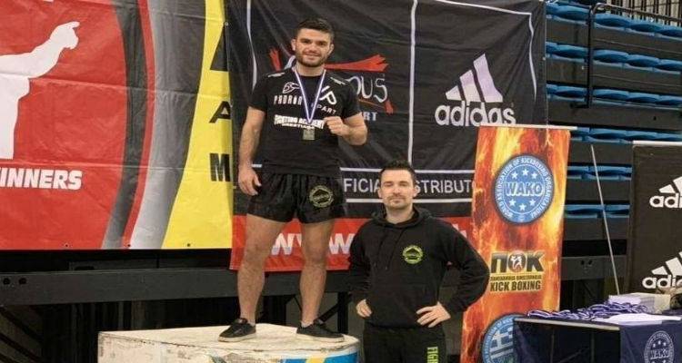 &Lambda;ή&mu;&nu;&omicron;&sigmaf;: 1&eta; &theta;έ&sigma;&eta; &sigma;&tau;&omicron; &pi;&alpha;&nu;&epsilon;&lambda;&lambda;ή&nu;&iota;&omicron; &pi;&rho;&omega;&tau;ά&theta;&lambda;&eta;&mu;&alpha; kick boxing