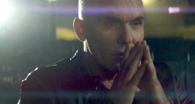 «Μακάρι»: Το νέο video clip του Στέλιου Ρόκκου με τρεις δυνατές ανθρώπινες ιστορίες (video)