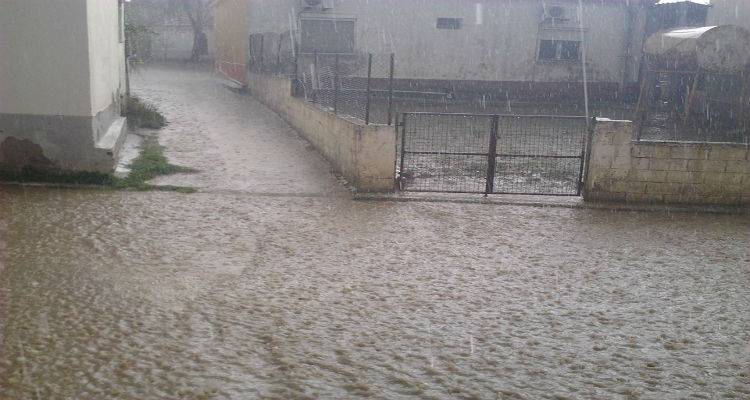 Έντονη βροχόπτωση και χαλάζι πριν λίγο στη … μισή Λήμνο