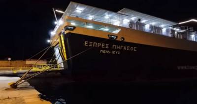 O καιρός «δένει» στα λιμάνια Πήγασος και Μύκονος