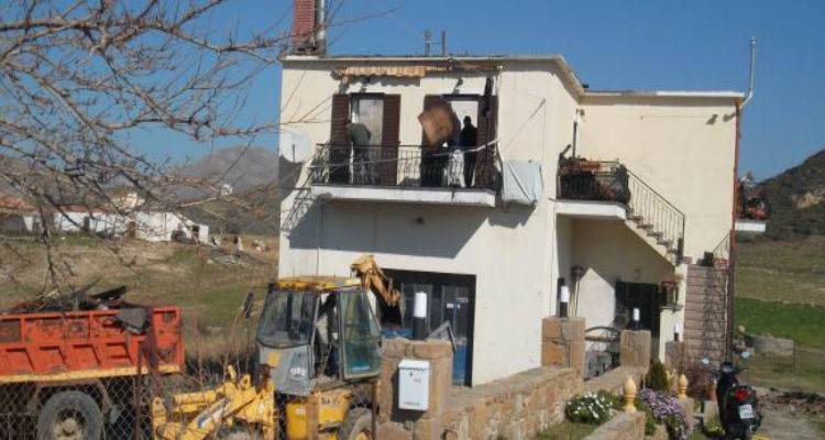 &Tau;&omicron;&pi;&iota;&kappa;ό &Sigma;&upsilon;&mu;&beta;&omicron;ύ&lambda;&iota;&omicron; &Mu;ύ&rho;&iota;&nu;&alpha;&sigmaf;: &laquo;&Alpha;&sigmaf; &beta;&omicron;&eta;&theta;ή&sigma;&omicron;&upsilon;&mu;&epsilon; &nu;&alpha; &xi;&alpha;&nu;&alpha;&gamma;&epsilon;&nu;&nu;&eta;&theta;&epsilon;ί &mu;έ&sigma;&alpha; &alpha;&pi;ό &tau;&iota;&sigmaf; &sigma;&tau;ά&chi;&tau;&epsilon;&sigmaf; έ&nu;&alpha; &kappa;&alpha;&iota;&nu;&omicron;ύ&rho;&gamma;&iota;&omicron; ό&nu;&epsilon;&iota;&rho;&omicron;&raquo;