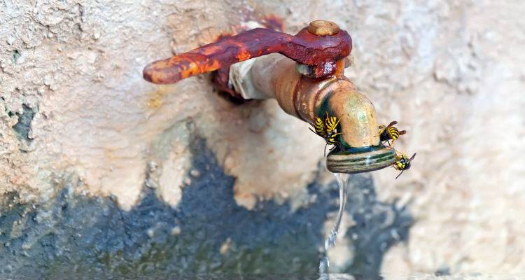 &Mu;&epsilon;&iota;ώ&theta;&eta;&kappa;&alpha;&nu; &sigma;&eta;&mu;&alpha;&nu;&tau;&iota;&kappa;ά &alpha;&pi;ό &alpha;&pi;&omicron;&theta;έ&mu;&alpha;&tau;&alpha; &nu;&epsilon;&rho;&omicron;ύ &sigma;&tau;&eta; &Lambda;ή&mu;&nu;&omicron;