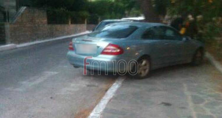 Λήμνος: Πεζοδρόμιο, σαν να λέμε… πάρκινγκ (photo)