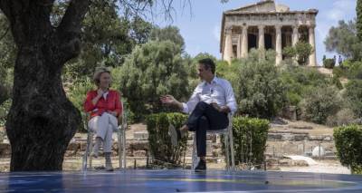 &Sigma;&tau;&alpha; &Chi;&alpha;&nu;&iota;ά &eta; &Omicron;ύ&rho;&sigma;&omicron;&upsilon;&lambda;&alpha; &phi;&omicron;&nu; &nu;&tau;&epsilon;&rho; &Lambda;ά&iota;&epsilon;&nu;: &Tau;&eta;&nu; &phi;&iota;&lambda;&omicron;&xi;&epsilon;&nu;&epsilon;ί &sigma;&tau;&omicron; &sigma;&pi;ί&tau;&iota; &tau;&omicron;&upsilon; &sigma;&tau;&omicron; &Alpha;&kappa;&rho;&omega;&tau;ή&rho;&iota; &omicron; &Kappa;&upsilon;&rho;&iota;ά&kappa;&omicron;&sigmaf; &Mu;&eta;&tau;&sigma;&omicron;&tau;ά&kappa;&eta;&sigmaf;