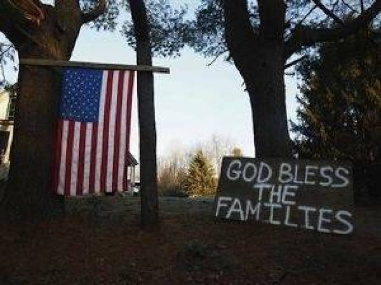 Έ&nu;&alpha;&sigmaf; &kappa;ό&sigma;&mu;&omicron;&sigmaf; &sigma;&tau;&alpha; ό&pi;&lambda;&alpha;