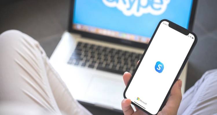 &Tau;έ&lambda;&omicron;&sigmaf; &epsilon;&pi;&omicron;&chi;ή&sigmaf; &gamma;&iota;&alpha; &tau;&omicron; Skype: &Kappa;&lambda;&epsilon;ί&nu;&epsilon;&iota; &omicron;&rho;&iota;&sigma;&tau;&iota;&kappa;ά &tau;&omicron;&nu; &Mu;ά&iota;&omicron;