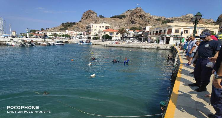 &Pi;&alpha;&rho;&alpha;&lambda;ί&gamma;&omicron; &tau;&rho;&alpha;&gamma;&omega;&delta;ί&alpha; &sigma;&tau;&eta; &Mu;ύ&rho;&iota;&nu;&alpha; | 8&chi;&rho;&omicron;&nu;&omicron;&sigmaf;  έ&pi;&epsilon;&sigma;&epsilon; &sigma;&tau;&omicron; &lambda;&iota;&mu;&alpha;&nu;ά&kappa;&iota; &tau;&eta;&sigmaf; &pi;ό&lambda;&eta;&sigmaf;